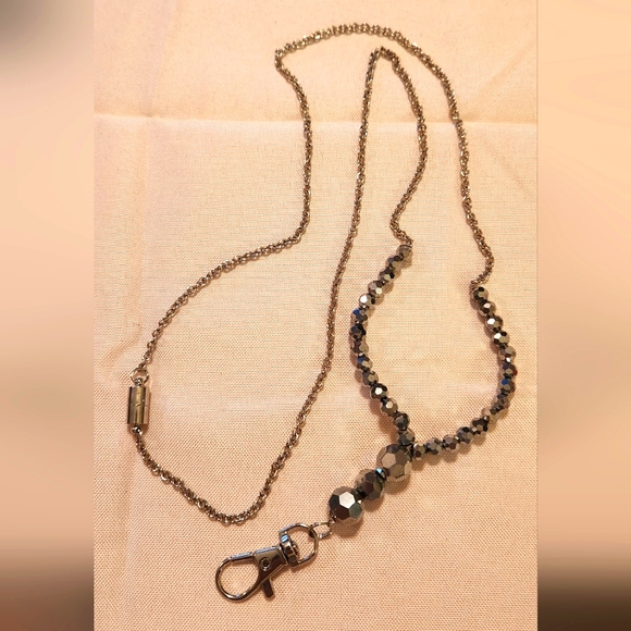 EUC Badgeholder with ✨️ sparkle - Picture 1 of 4